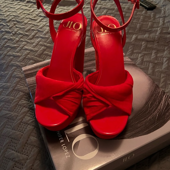 The sold out…Jlo Monic Red Glow Wedges - Picture 8 of 9